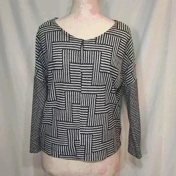 Philosophy Lightweight Sweater - Picture 1 of 9